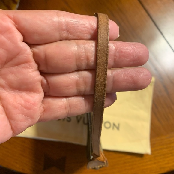 Louis Vuitton Pochette - Picture 6 of 12